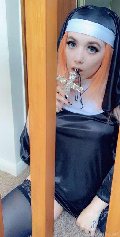 Blessing your timelines with this beautiful dress up ✨