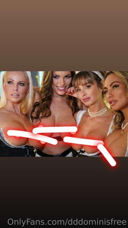 This Christmas will be 🔥 unlock this boobies heaven pic. Sho..