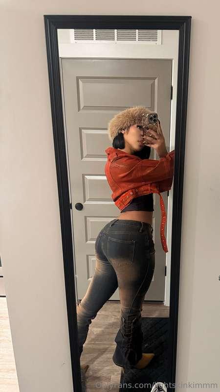 Getting thick .. someone take me out for dinner? 
