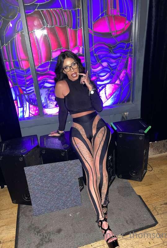 jennifer_thomson main image