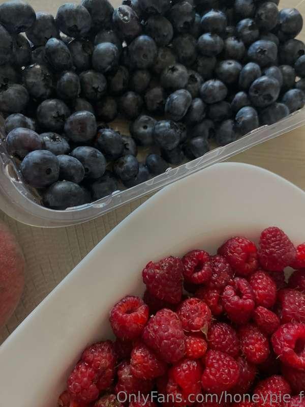 Missing summer and fresh berries like crazy! What about you:..