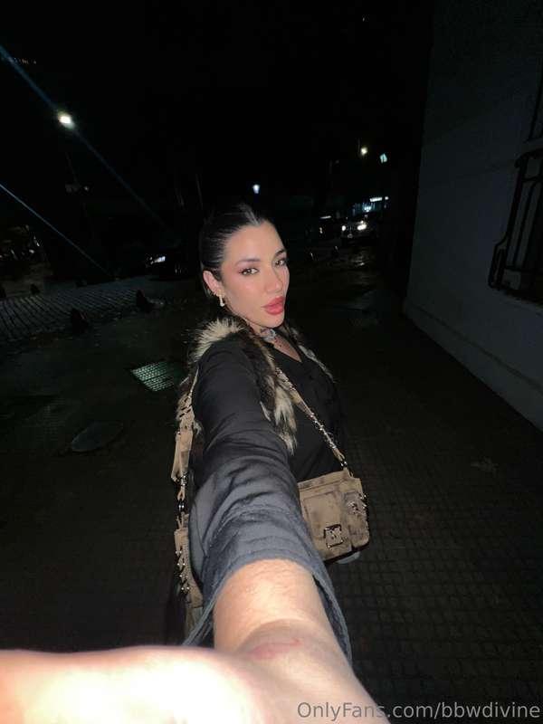 ### Ready to a date night with me? 🌃 Will be and incredible ..