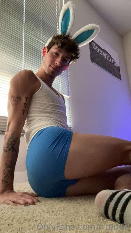 Should I keep the Easter spirit going? 🐰👅