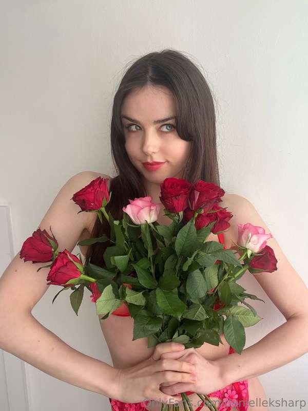 Valentine's Day bundle coming tonight 🌹