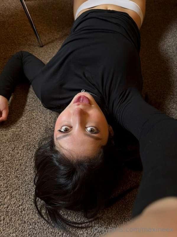 quirky, shy but friendly 🤓