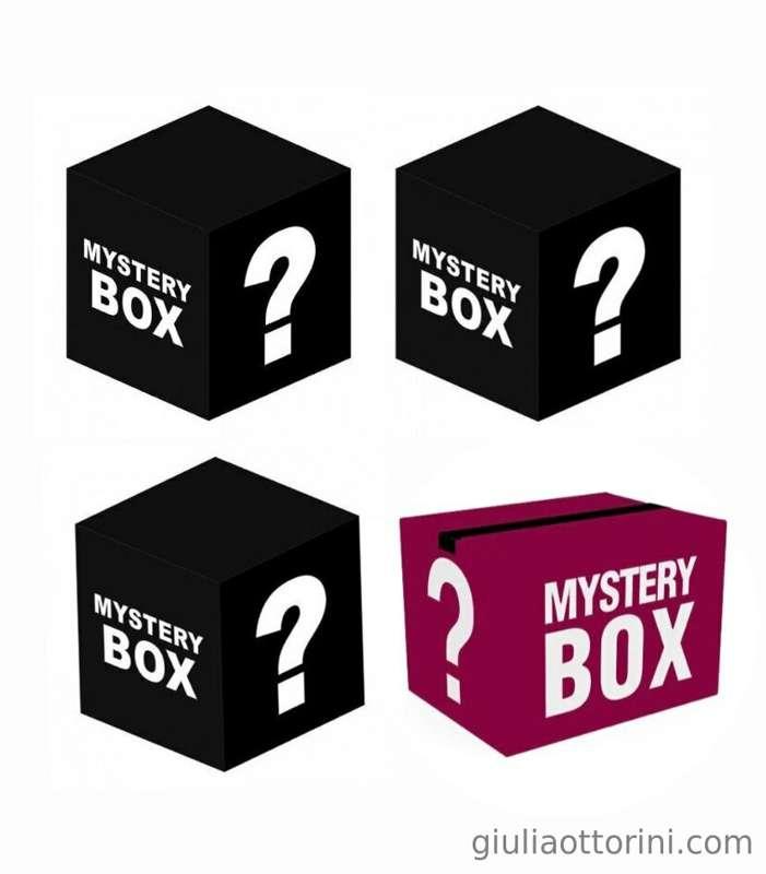 **MYSTERY BOXES**
tutte e 4 le scatole contengono un contenu..