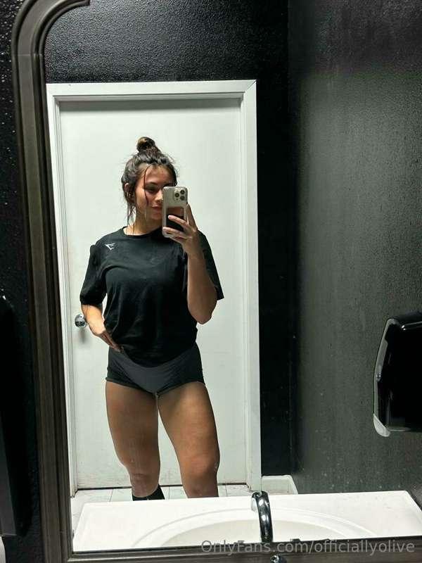Friday sweat sesh 😏💦
