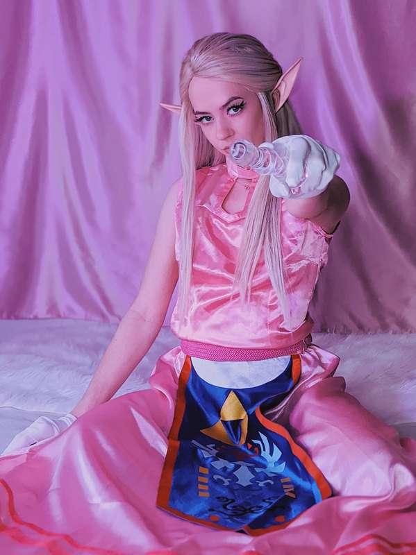 casting a horny spell on you 🔮💖