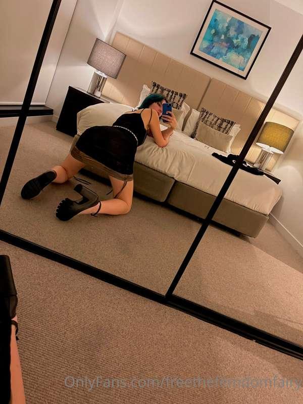 Swipe to pull up my dress 🔜

@thefemdomfairy