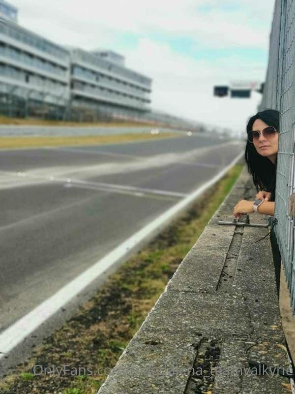 Testing day at Brands Hatch #pitwall #c1championship #womeni..