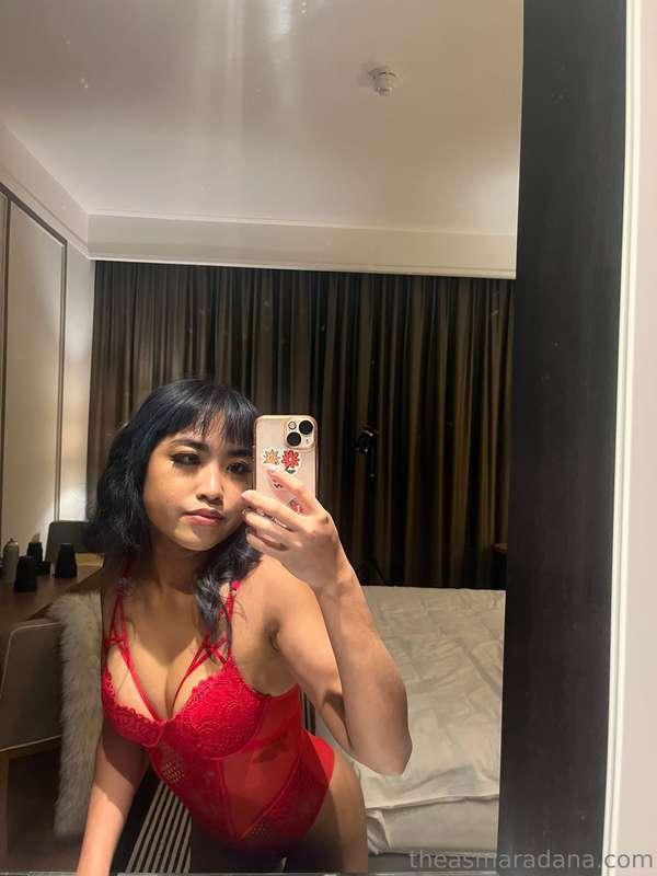 When will you bring me to a nice hotel for night? 👀