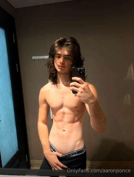 daily free exxxplicit @aaronswild