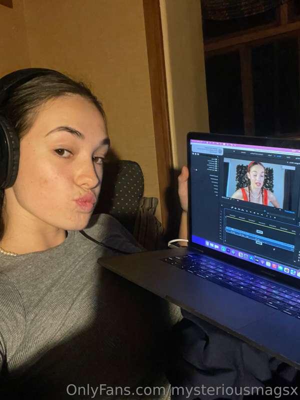 Editing my Valentine’s Day JOI rn!! Is anyone here into Roma..