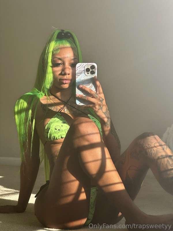 Giant cock literally stretched my mouth open!😈🤪 i loved stru..