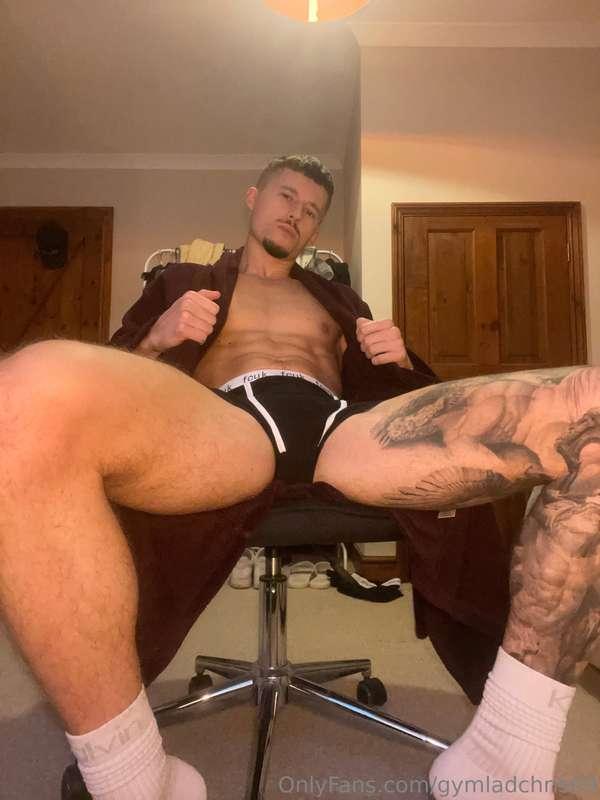 Would you come and give me a hand boy? 😈