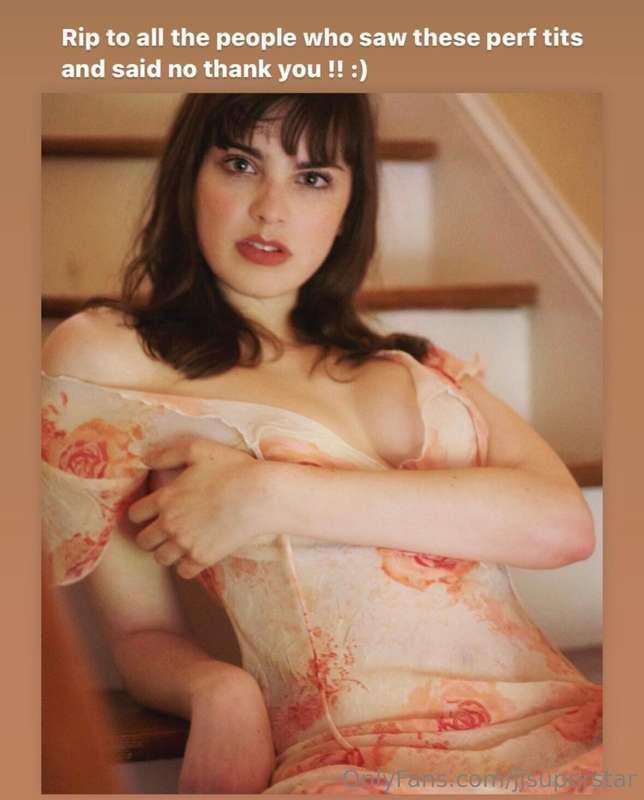 Happy Valentine’s Day!!!! Hit me up for any content you have..