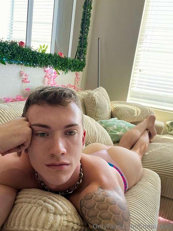 Come lay with me