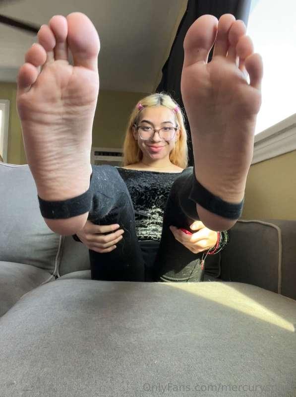 weekend mood: soles out, worries off 😌