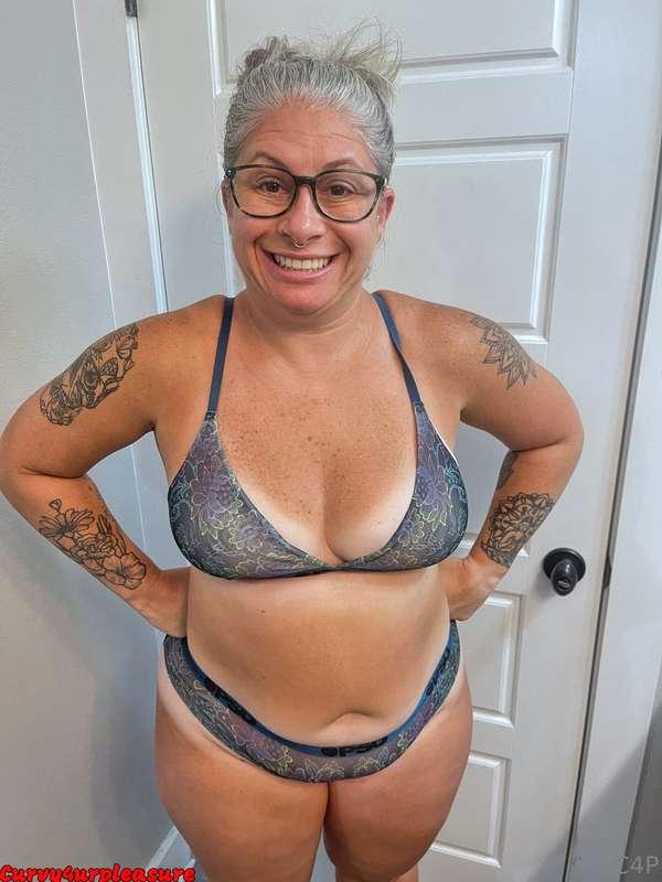 Getting ready to make some cocks hard as fuck!
