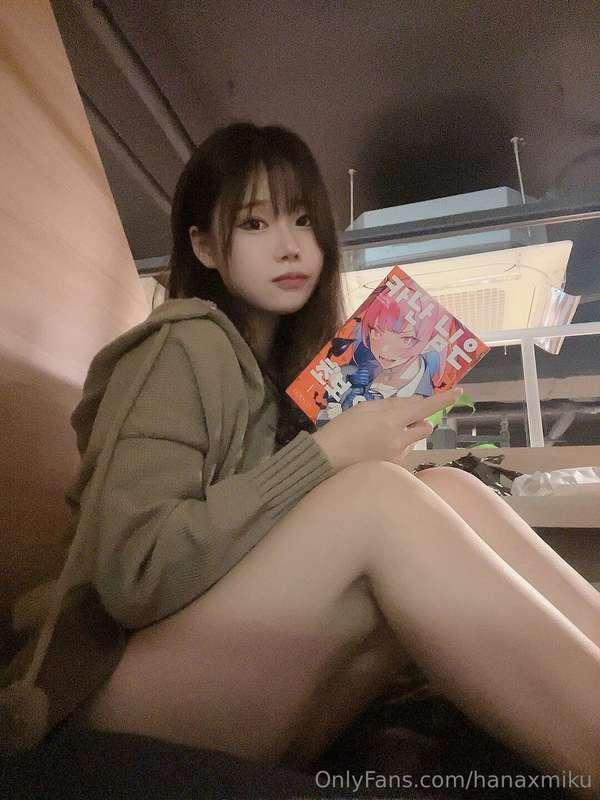 are you reading something lately? :3