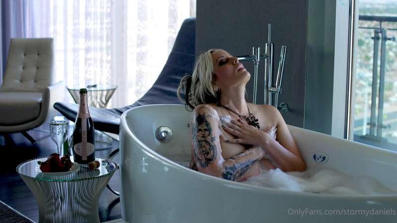 Make it extra hot please 💋