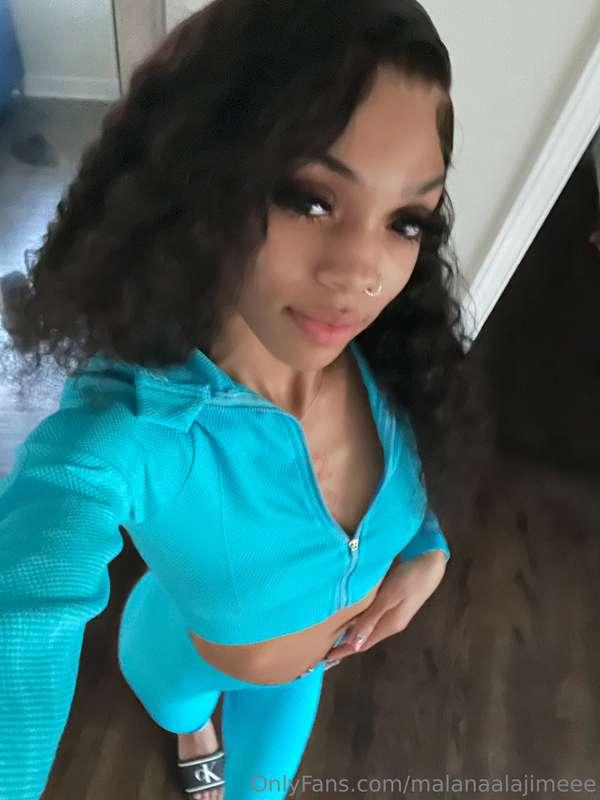 i want something inside me rn🤭🤭😫