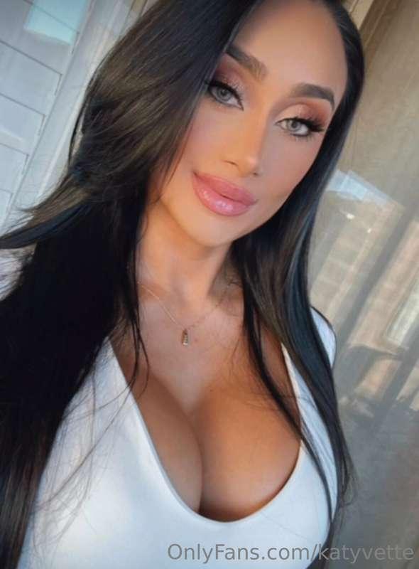 Dressed like an angel but gets as naughty as the devil 😏