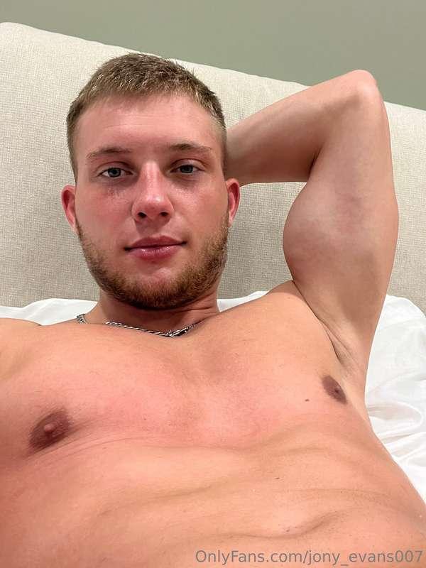 Morning, guys, what u need for a happy day? I got more and m..