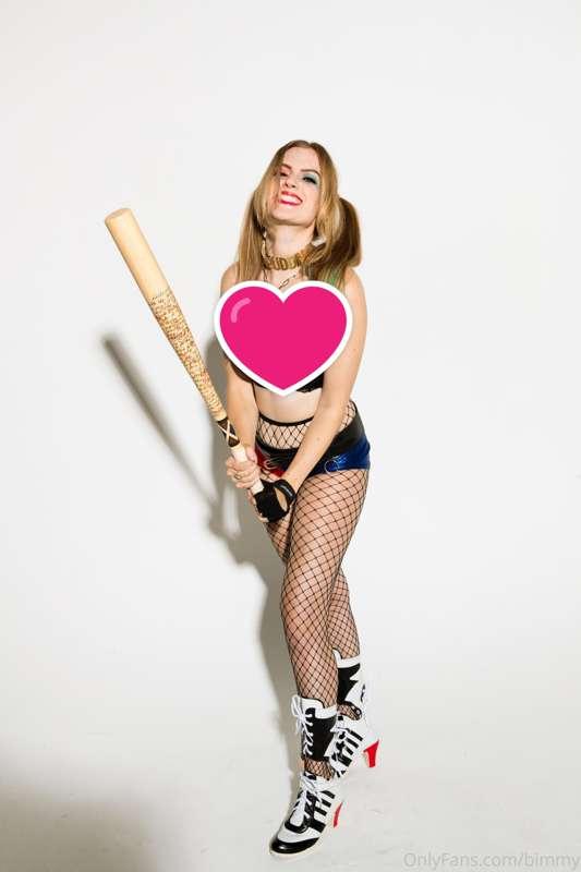 It's Harley Quinn time!!! (2/2)

This is by far the most rev..