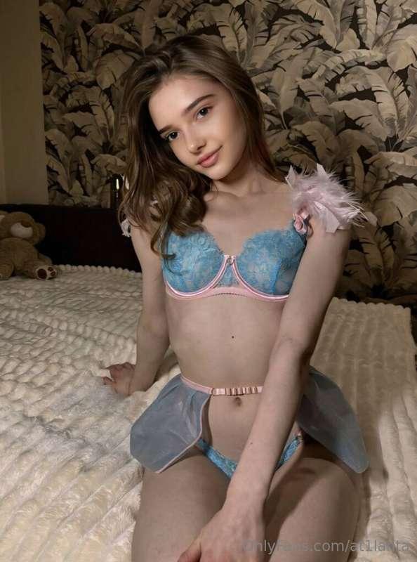 😇@mayechka IS WET RIGHT NOW😇
Her @mayechkae body needs affec..