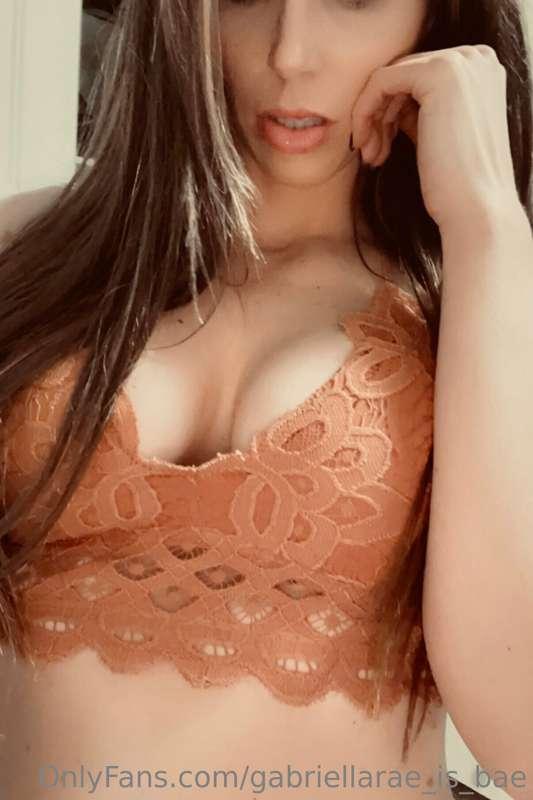 Spend a day in bed with me😇