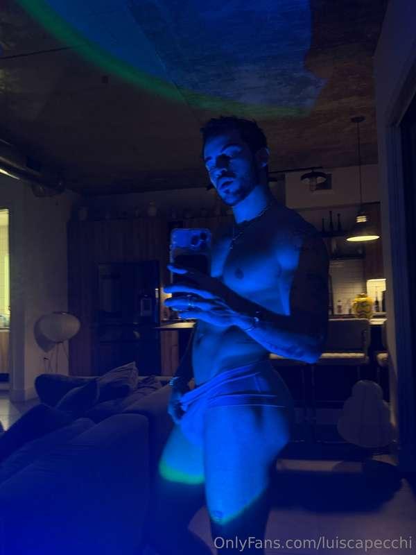 GOING LIVE TONIGHT 7 pm pst/ 10 pm est U better fucking be t..