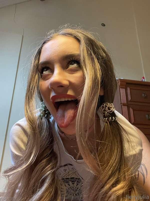 Are you going to cum all over my face?😋