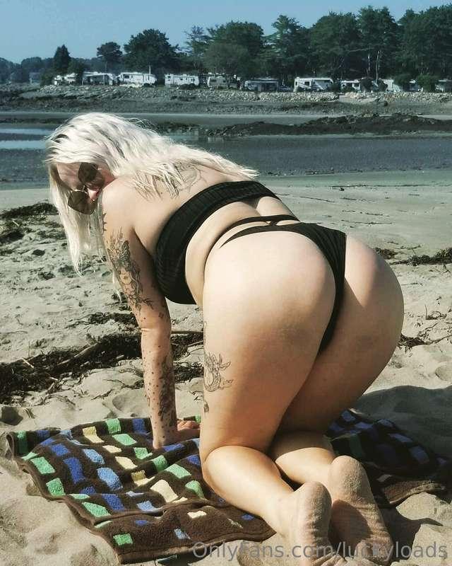 Beach bum 🥵🌞