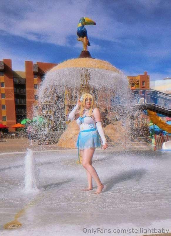 I did a bunch of photos in swim suit lumine at colossal con!..