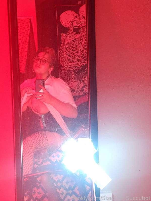 sizeslut_succuboi image #1