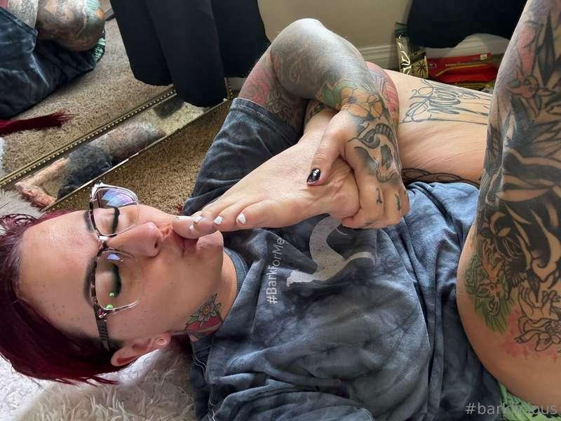 Dm me for a personalized foot job video request😘