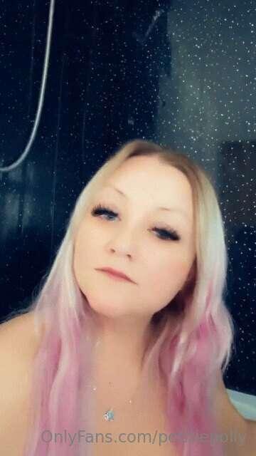 Hey hey cheeky….. What would you like to do to me? Tell me 😜..