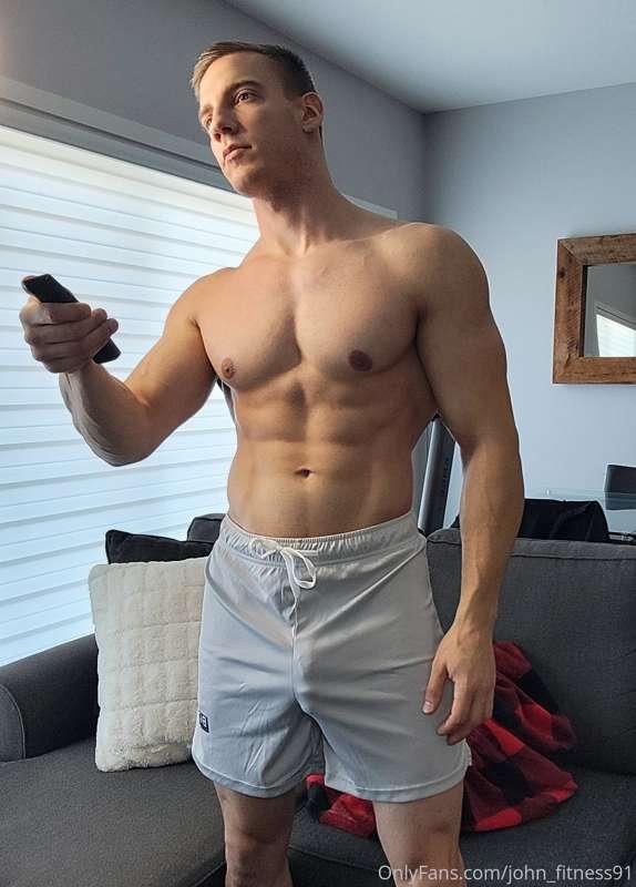 I love grey sweatpants season. Well this is short but I stil..