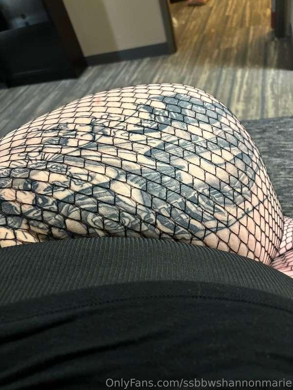 Come rub on my legs