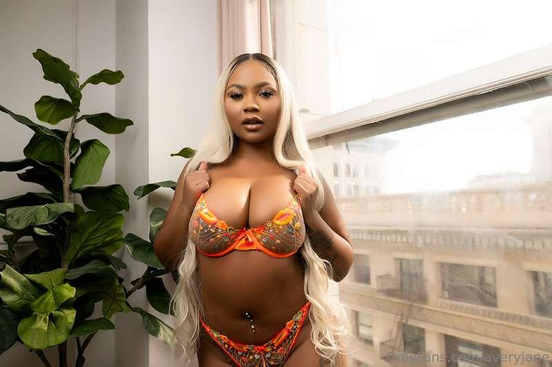 Today is my 4 year pornoversary 🥂  4 years ago I released my..