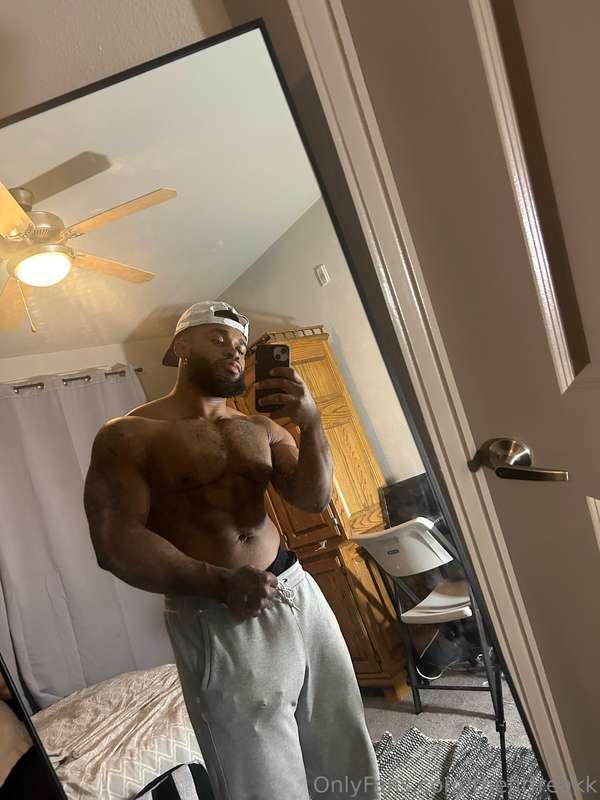 Night to all my ladies 😏