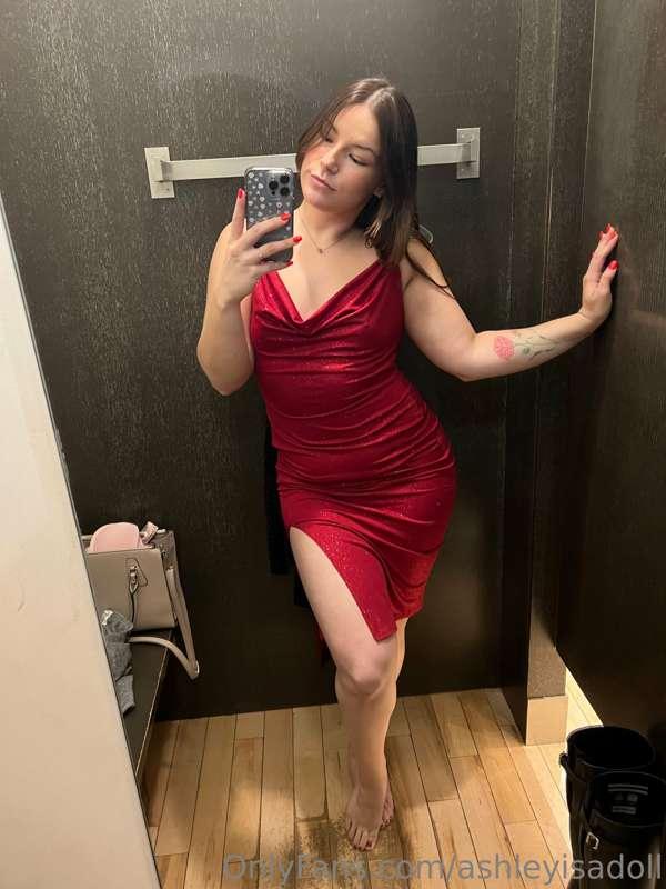 Join me in the change rooms! Which dress do you like me in?