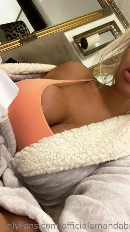 Cozy morning 🥰❤️ Swipe 🫢➡️
