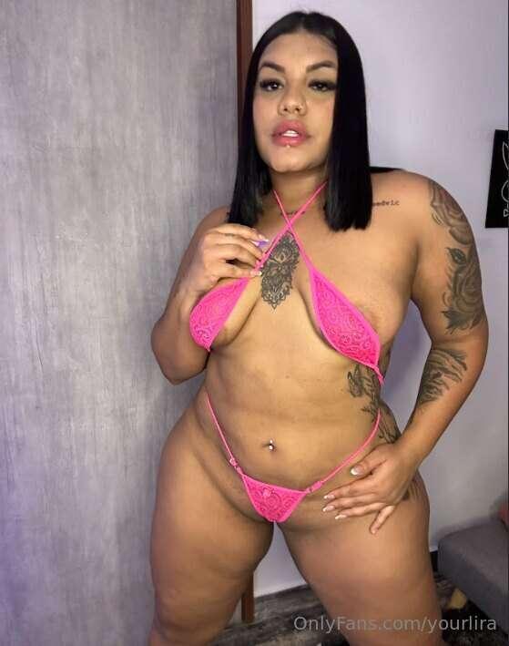 just a hottie girl looking to have fun 🥰😏