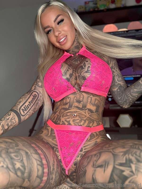 Ready to dominate that cock 🍆💦