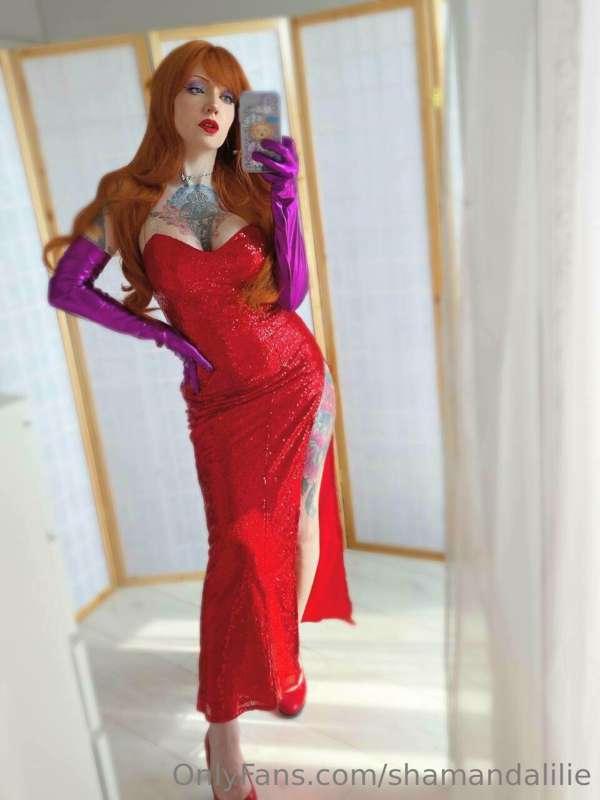 Would you like to receive Jessica Rabbit at home? 😁