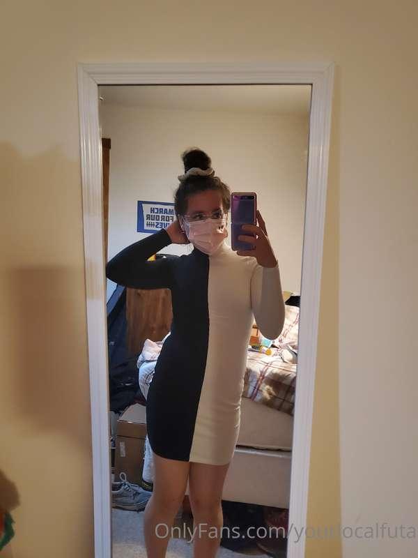 no chat night but heres the start of b&w dress <3