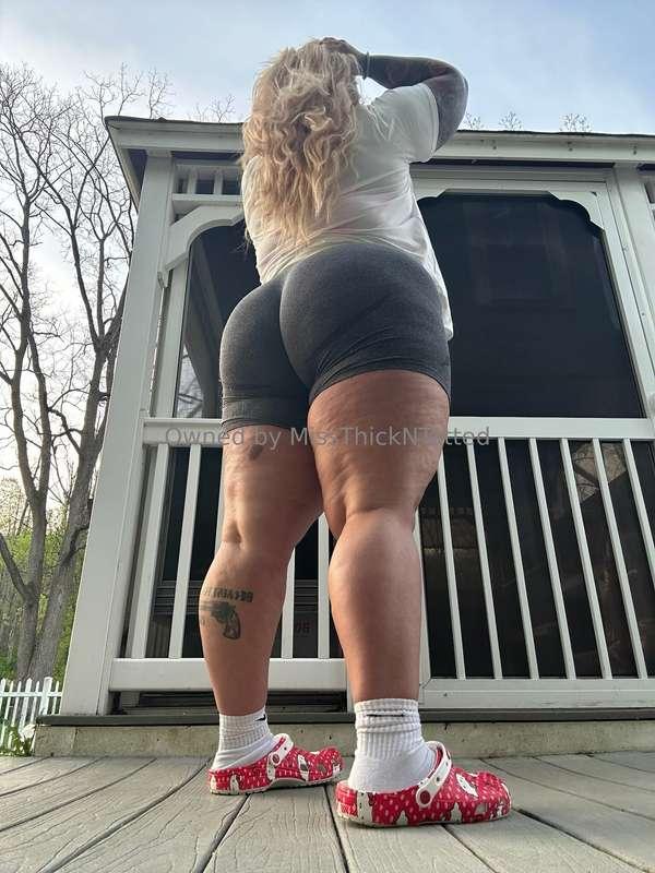 sometimes even i forget how big my ass is 🤯