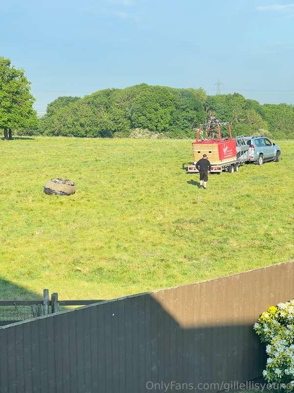 If it’s not the dogs waking us up 😡look what landed outside ..